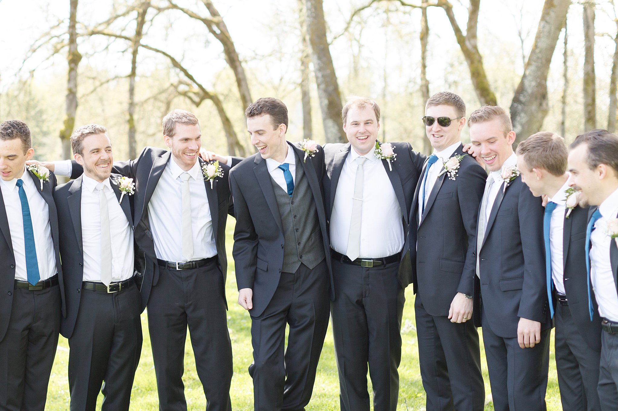 pink-roseburg-wedding-groomsmen