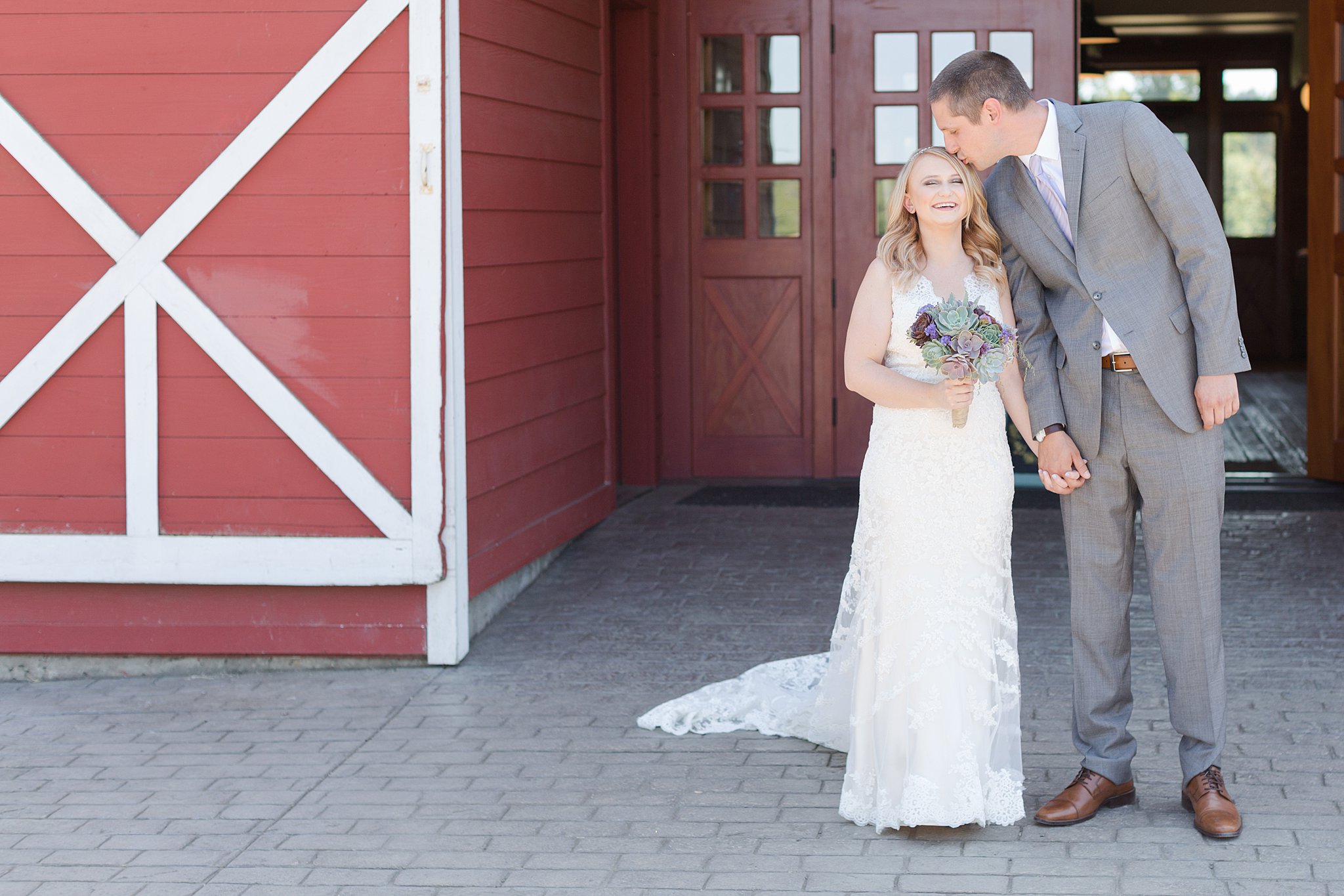 Couple kissing at Red Barn Studios| Oregon Photographer | Kelby Maria Photography